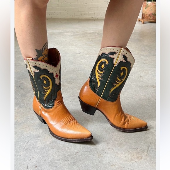 Old Gringo Shoes - OLD GRINGO Vintage Green Orange Red Ivory
Short Cowgirl Cowboy Western Boots 8.5